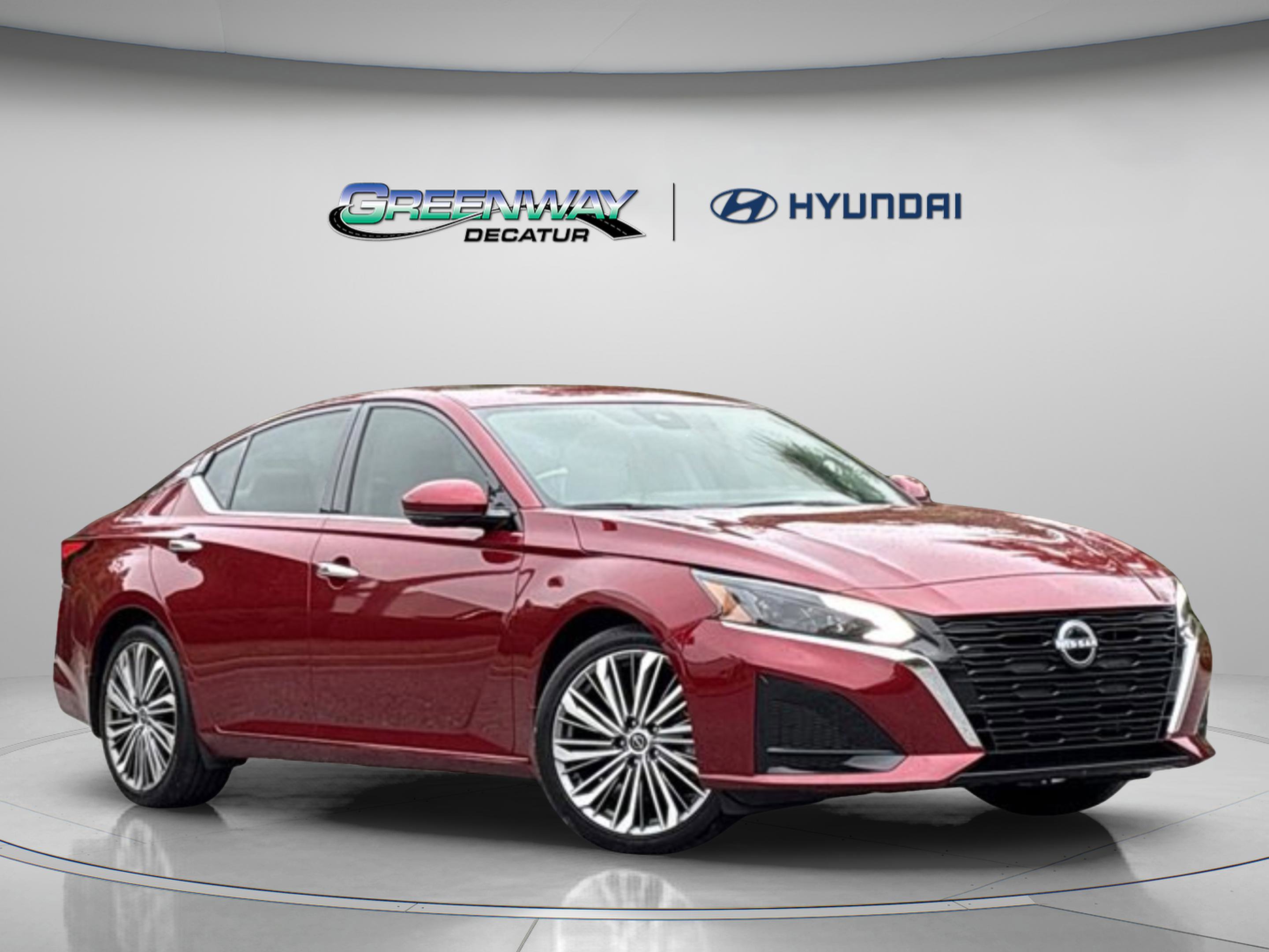 Used 2024 Nissan Altima 2.5 SL image 1