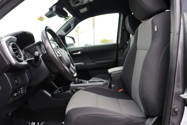 Used 2023 Toyota Tacoma TRD Off-Road w/ Technology Package AWD/4WD image 10