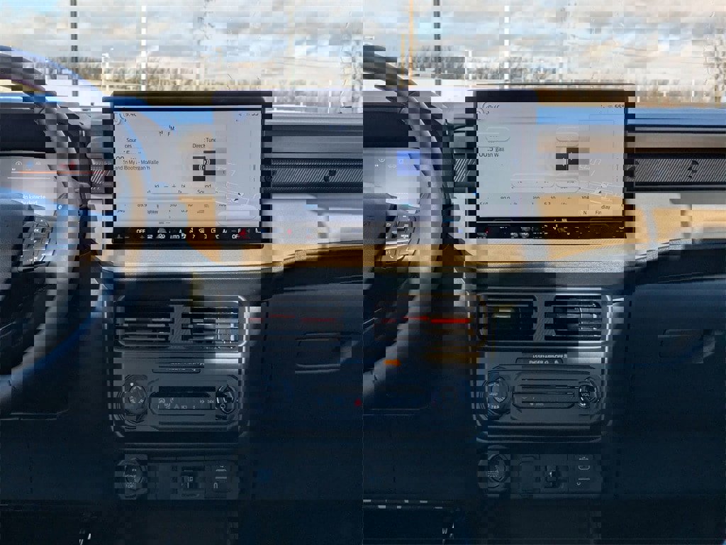 New 2026 Ford Maverick Lariat w/ 4K Tow Package image 13