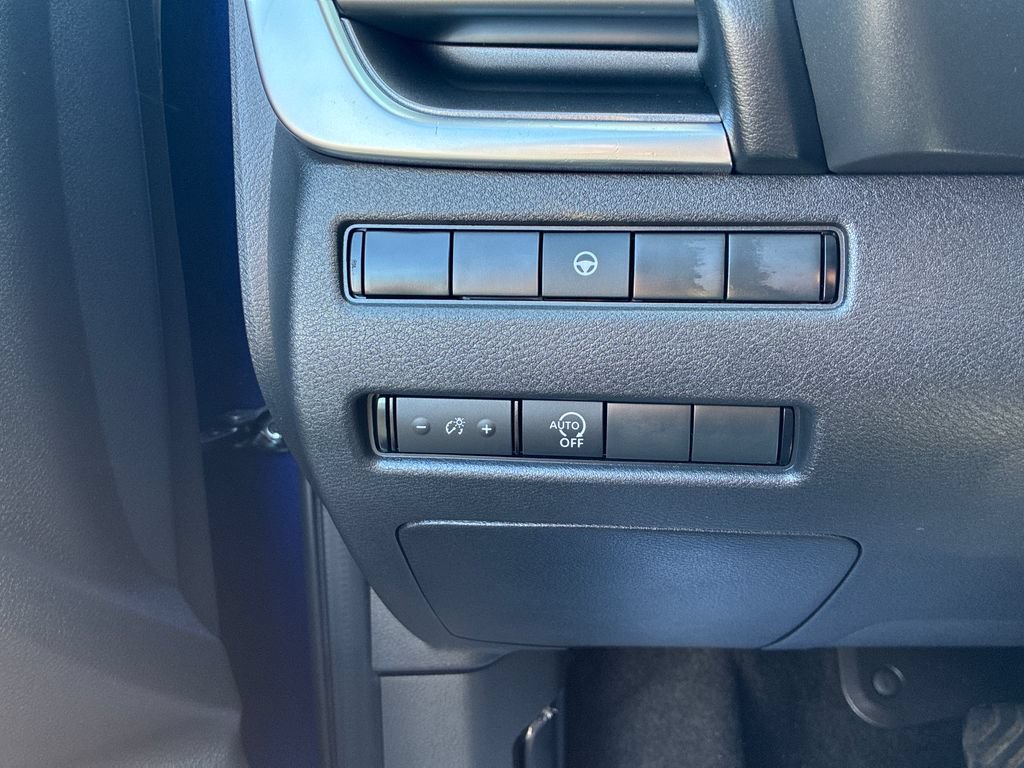 Used 2023 Nissan Rogue SV AWD/4WD image 27