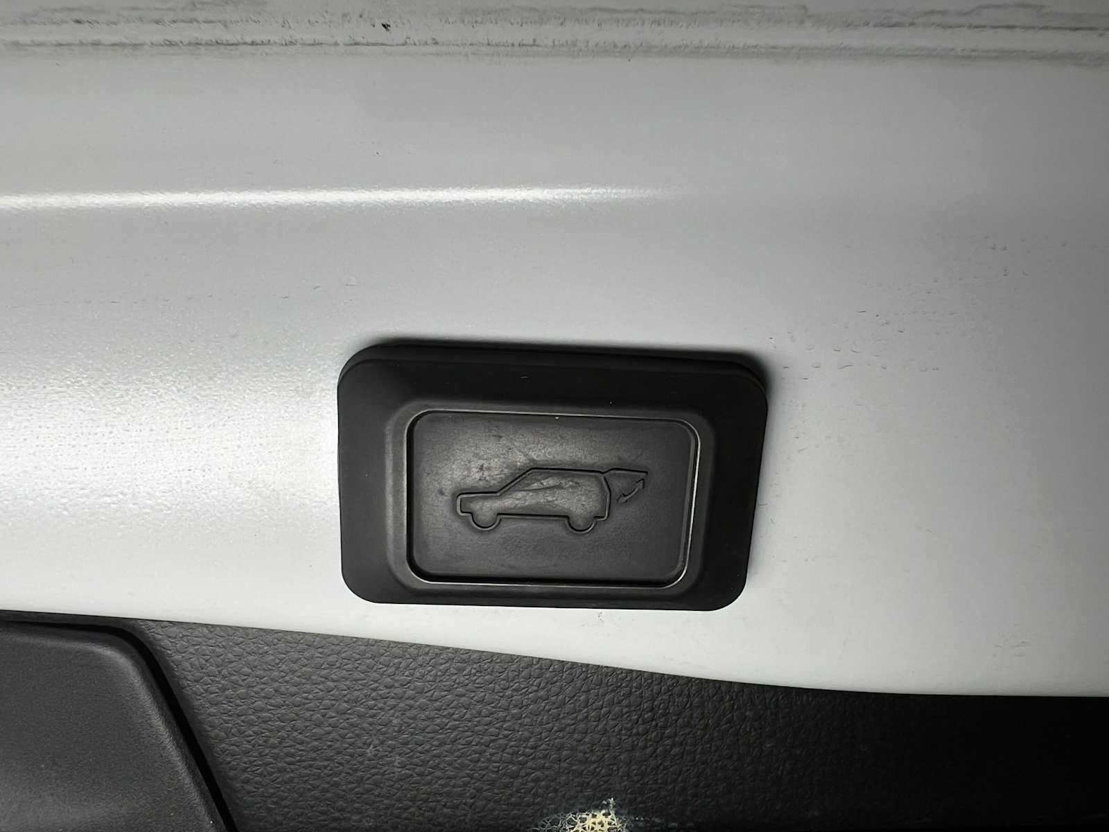 Used 2024 Toyota RAV4 XSE w/ Weather Package AWD/4WD image 17