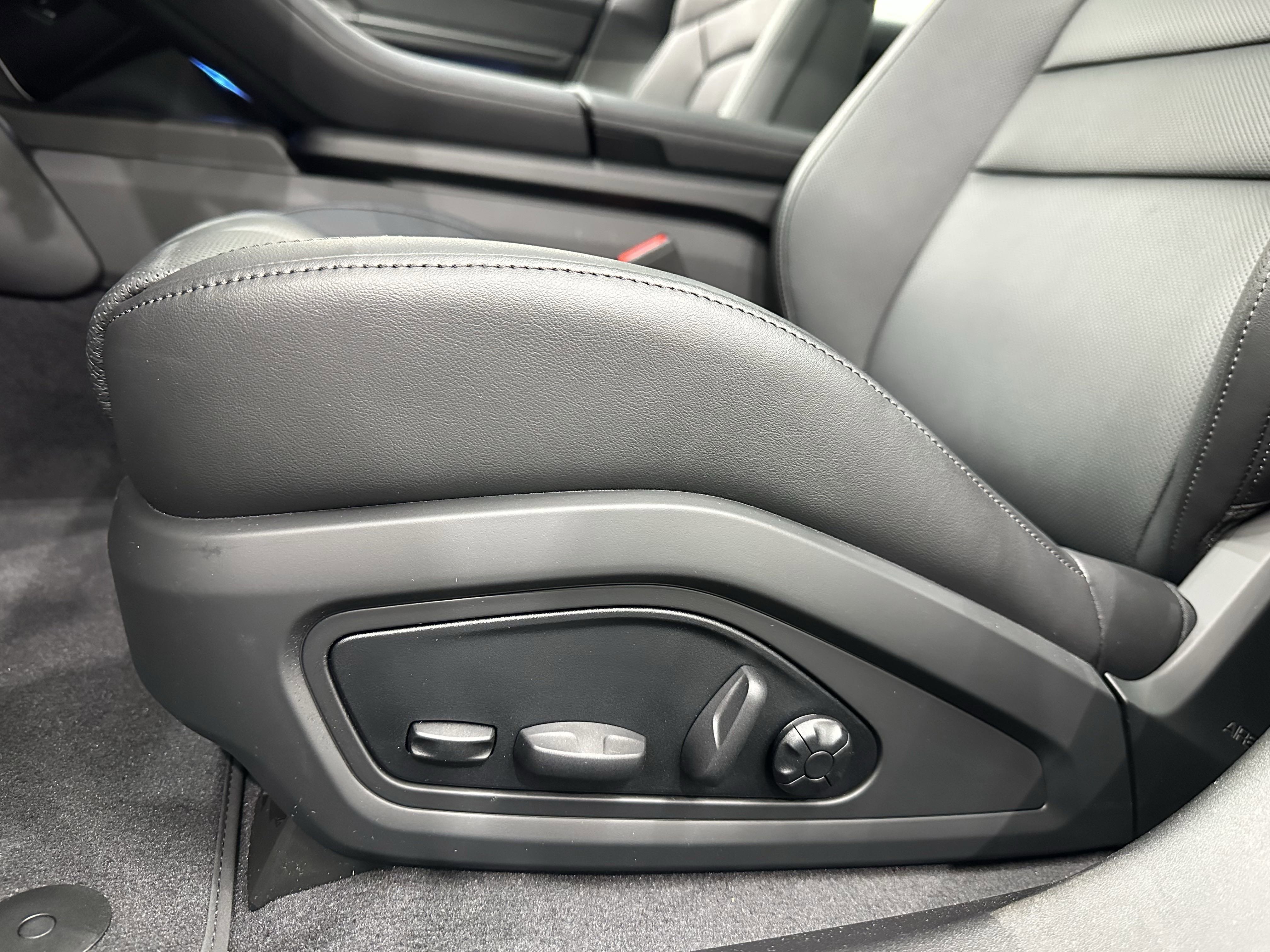 New 2025 Porsche Taycan image 34