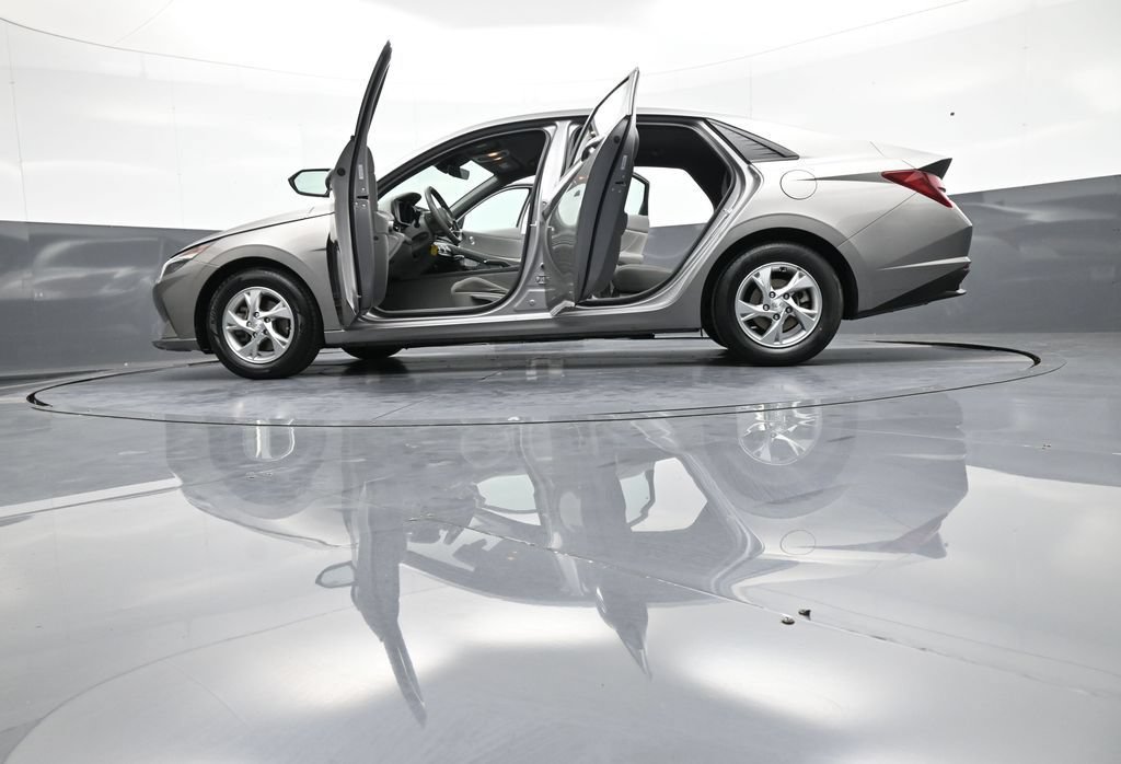 Certified 2023 Hyundai Elantra SE FWD image 48