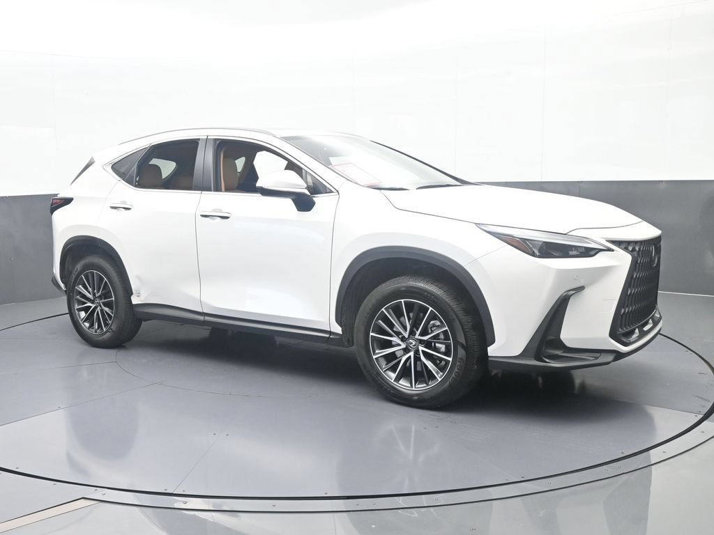 Used 2025 Lexus NX 250 FWD w/ Towing Package (2000 Lbs) image 8