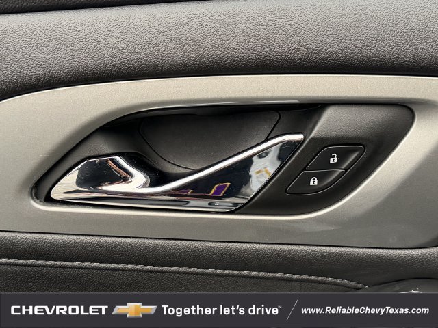 Used 2023 Chevrolet Traverse LT FWD image 27