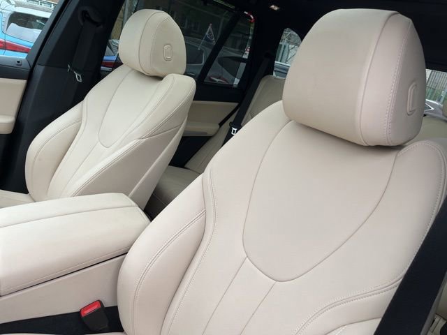 Used 2022 BMW X5 xDrive45e image 10