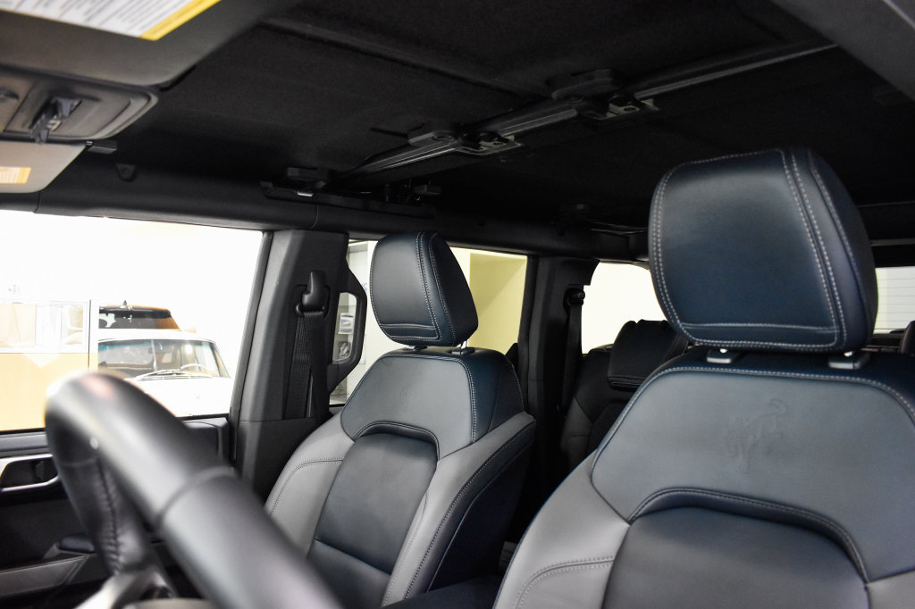 Used 2023 Ford Bronco Outer Banks AWD/4WD image 2