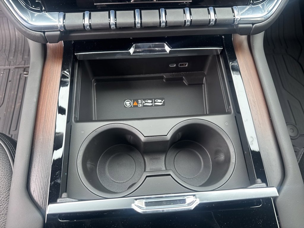 New 2026 GMC Yukon Denali w/ Sun & Power Step Package image 18