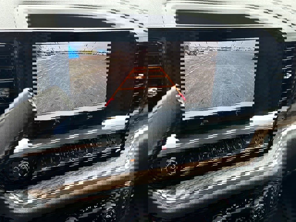 Used 2023 Chevrolet Silverado 1500 LT image 12