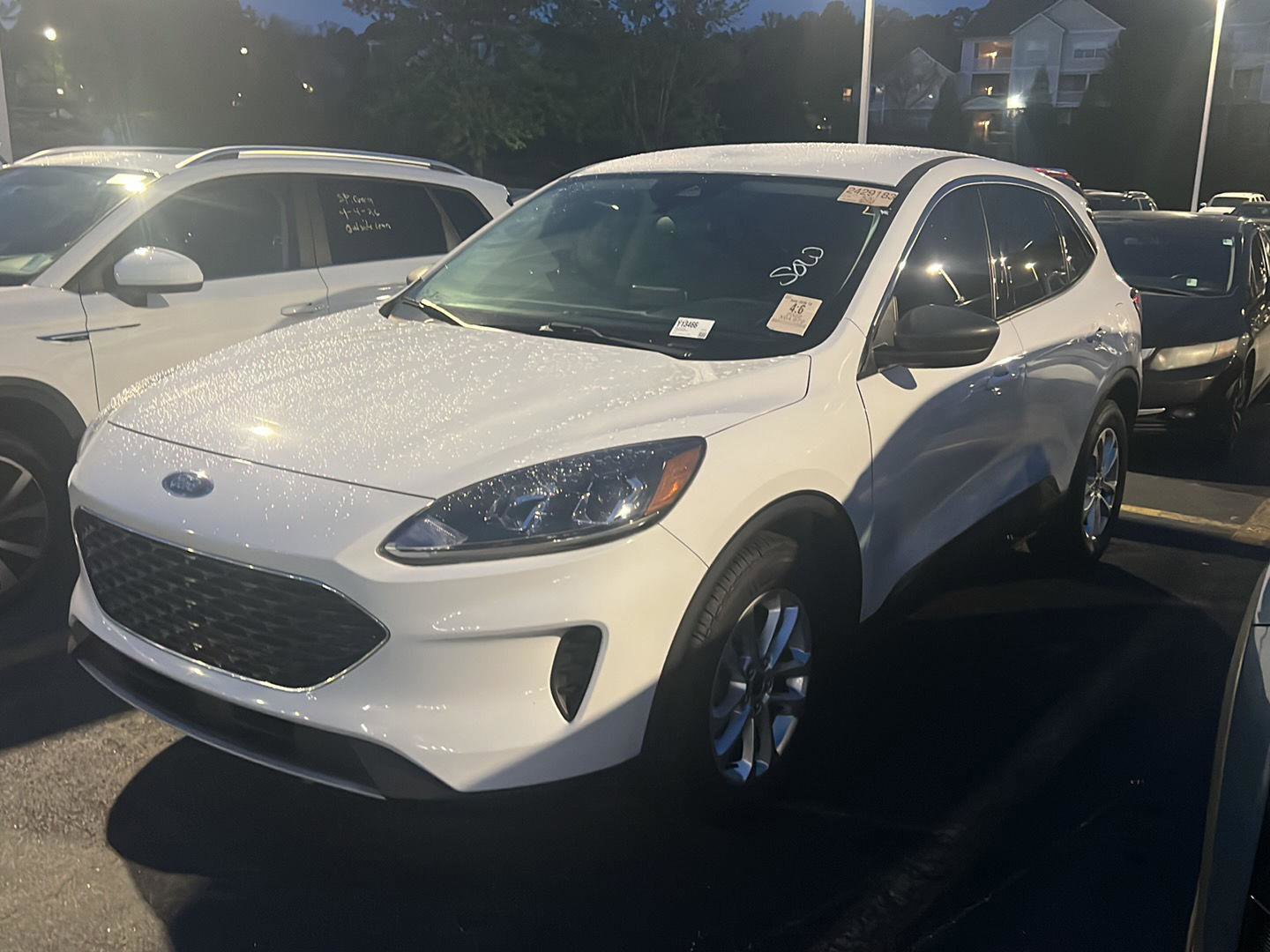 Used 2022 Ford Escape SE image 1
