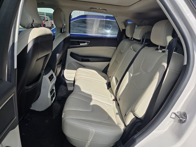 Used 2017 Ford Edge Titanium w/ Equipment Group 301A AWD/4WD image 8
