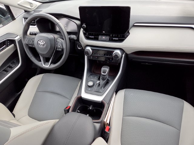 Used 2024 Toyota RAV4 Limited AWD/4WD image 24