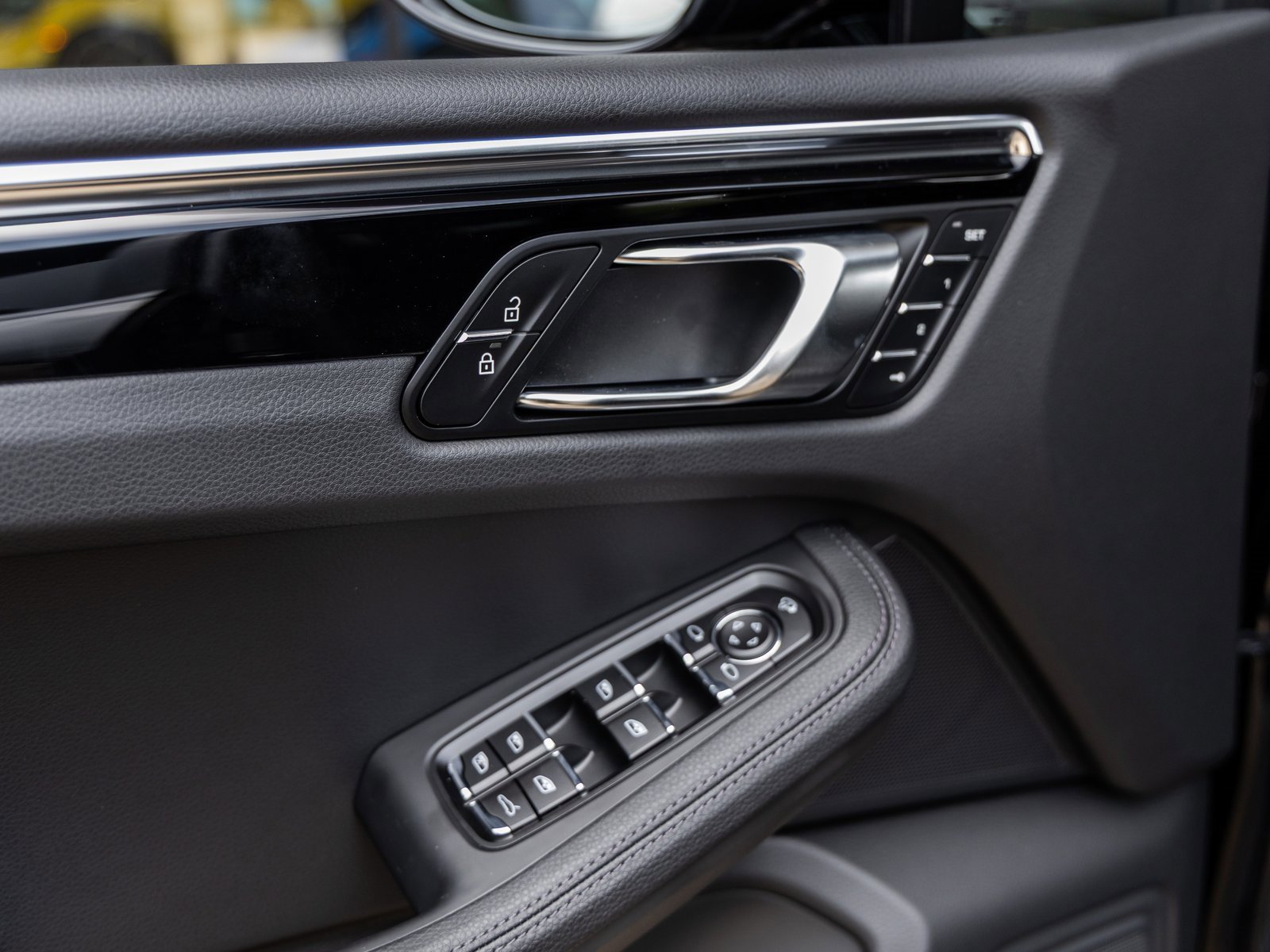 Used 2025 Porsche Macan image 20