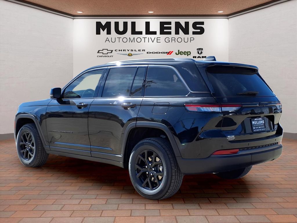 New 2026 Jeep Grand Cherokee Laredo image 7