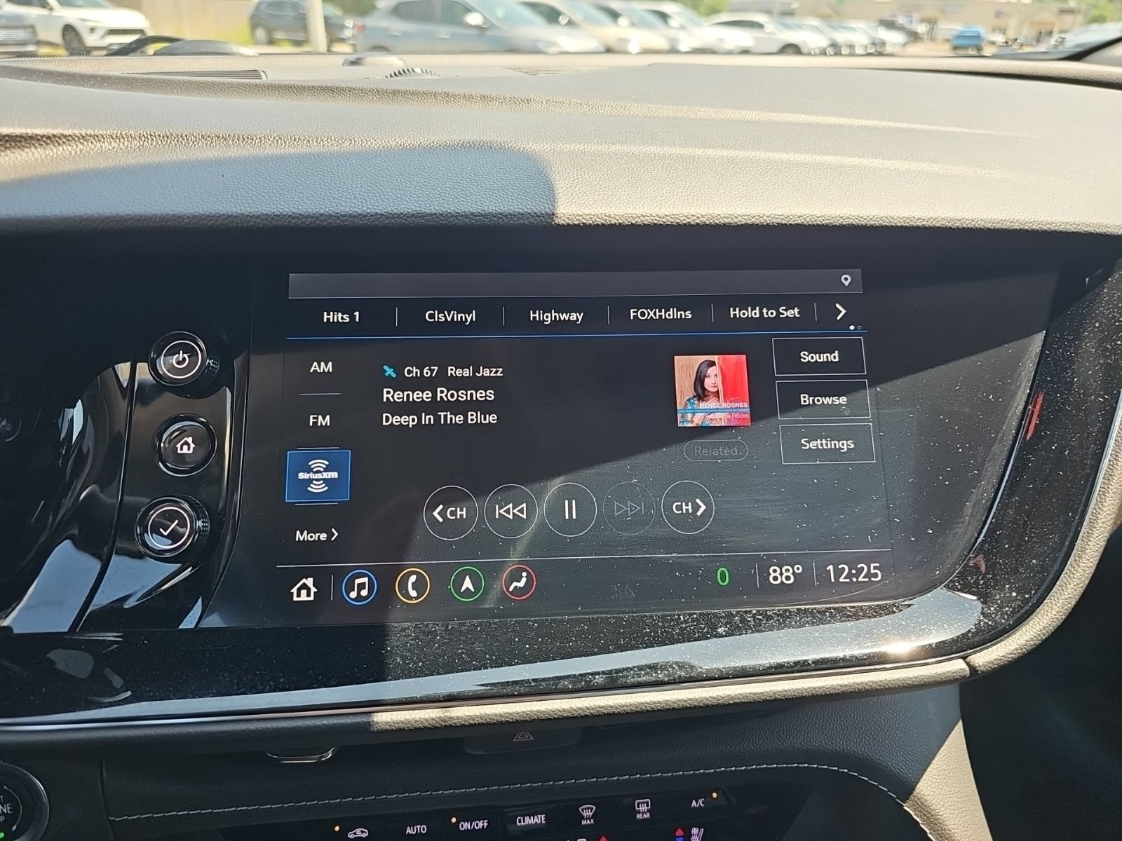 Used 2021 Buick Envision Avenir AWD/4WD image 17