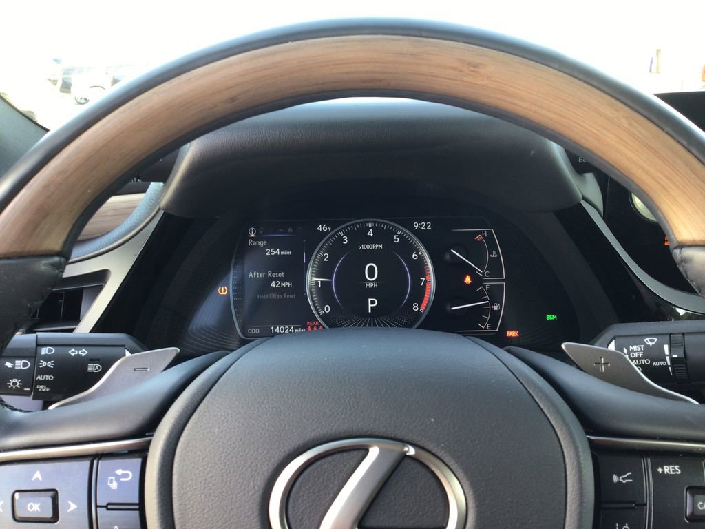 Used 2023 Lexus ES 350 w/ Luxury Package image 14