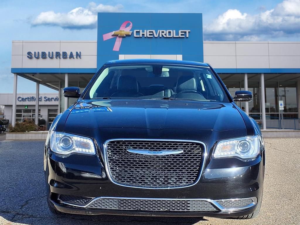 Used 2019 Chrysler 300 Touring L w/ Quick Order Package 22F image 2