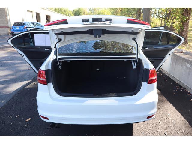 Used 2015 Volkswagen Jetta Sport image 15