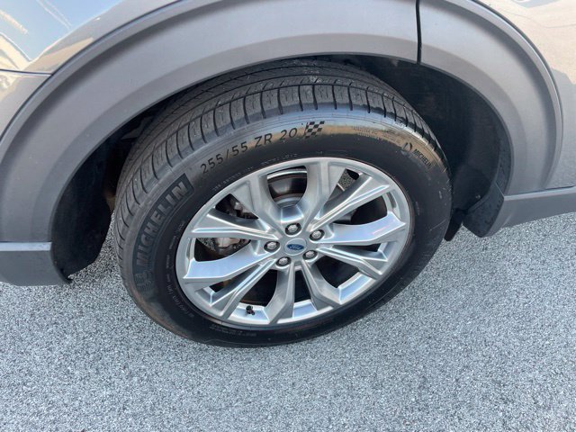 Used 2021 Ford Explorer XLT w/ Equipment Group 202A AWD/4WD image 17