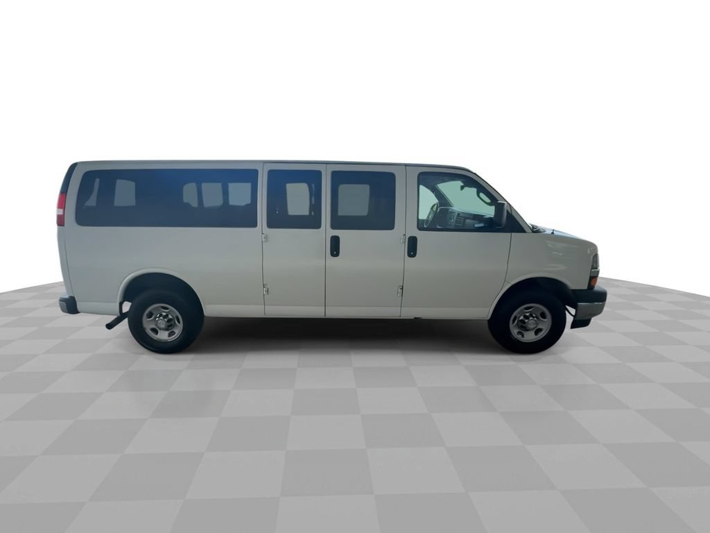 Used 2020 Chevrolet Express 3500 LT w/ LT Preferred Equipment Group RWD image 9
