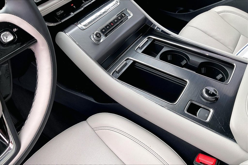 Used 2026 Lincoln Aviator 2WD image 19