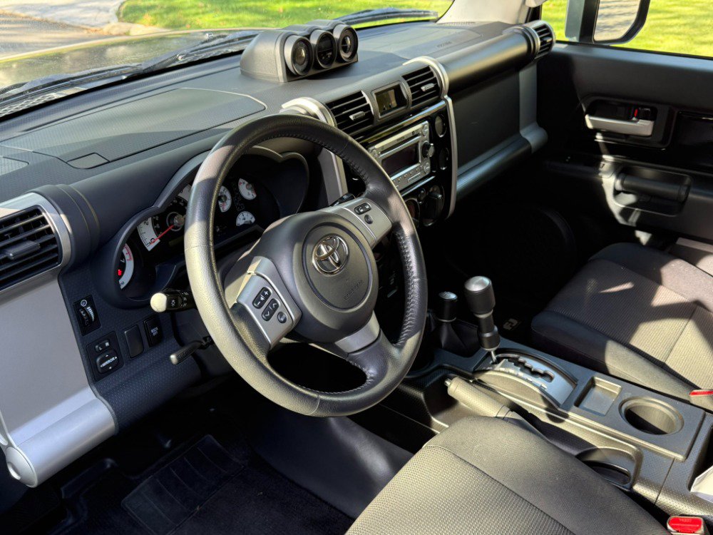 Used 2014 Toyota FJ Cruiser 4WD image 8