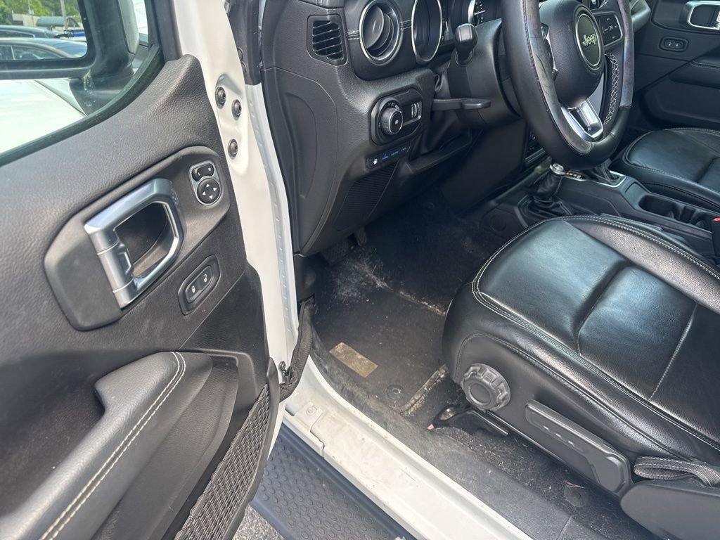 Used 2023 Jeep Wrangler Unlimited Sahara w/ Cold Weather Group AWD/4WD image 18