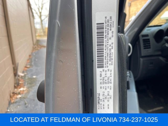 Used 2008 Dodge Nitro SXT image 33