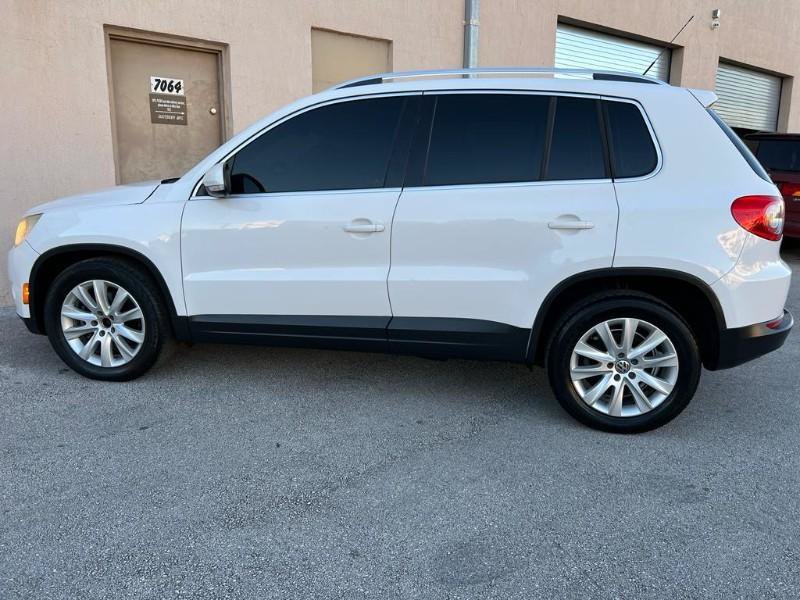 Used 2009 Volkswagen Tiguan SEL FWD image 14