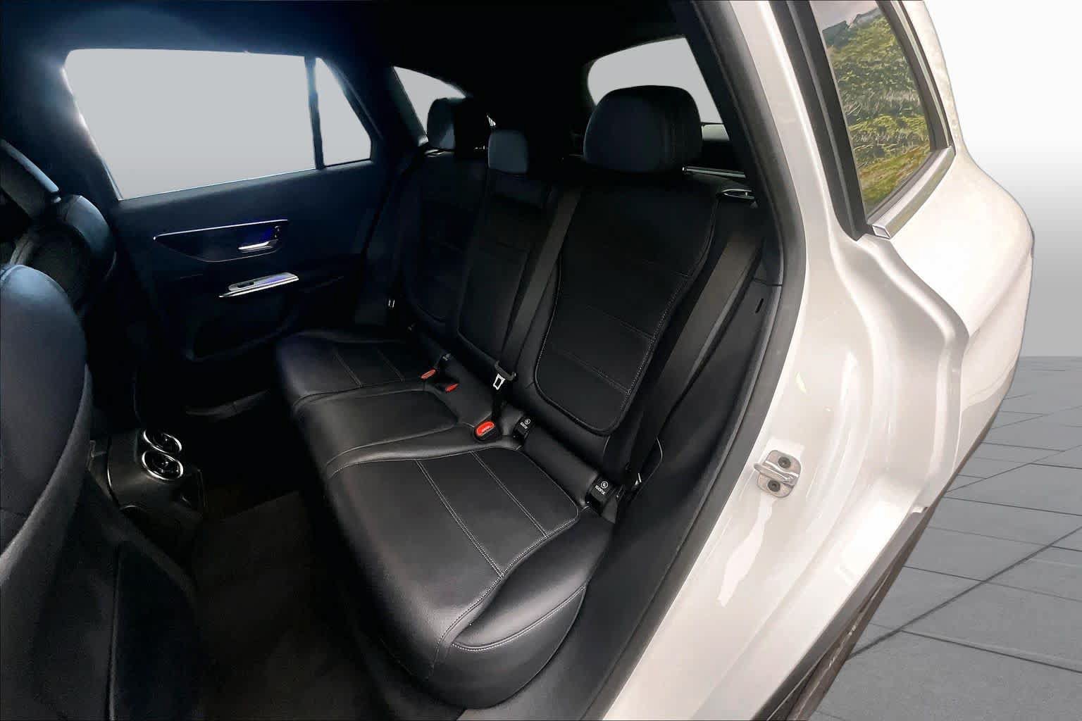 Used 2024 Mercedes-Benz GLC 300 4MATIC image 20