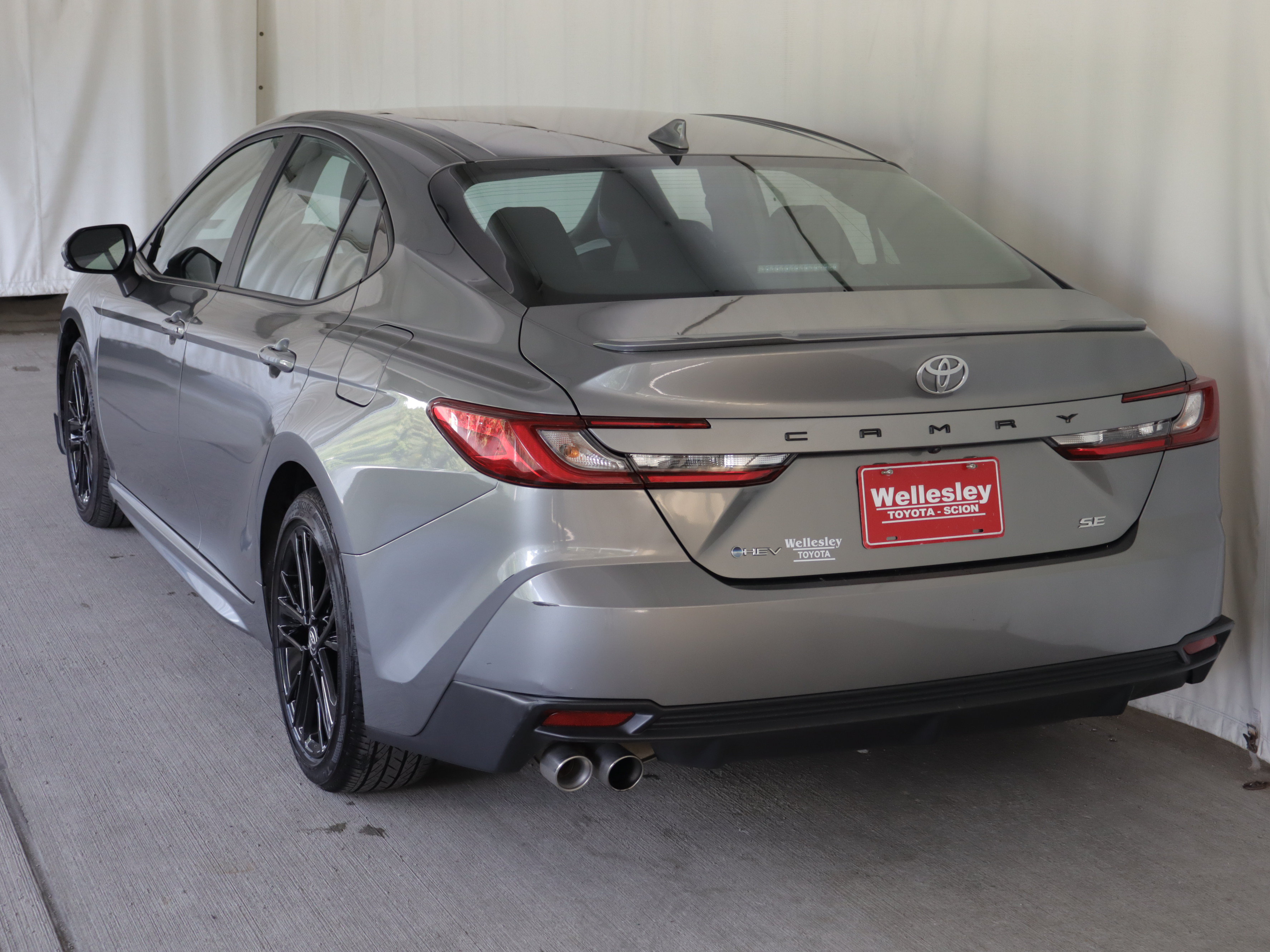 Used 2025 Toyota Camry SE w/ Convenience Package FWD image 24