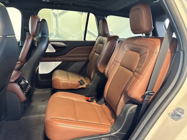 Used 2025 Lincoln Aviator Reserve w/ Equipment Group 201A AWD/4WD image 17