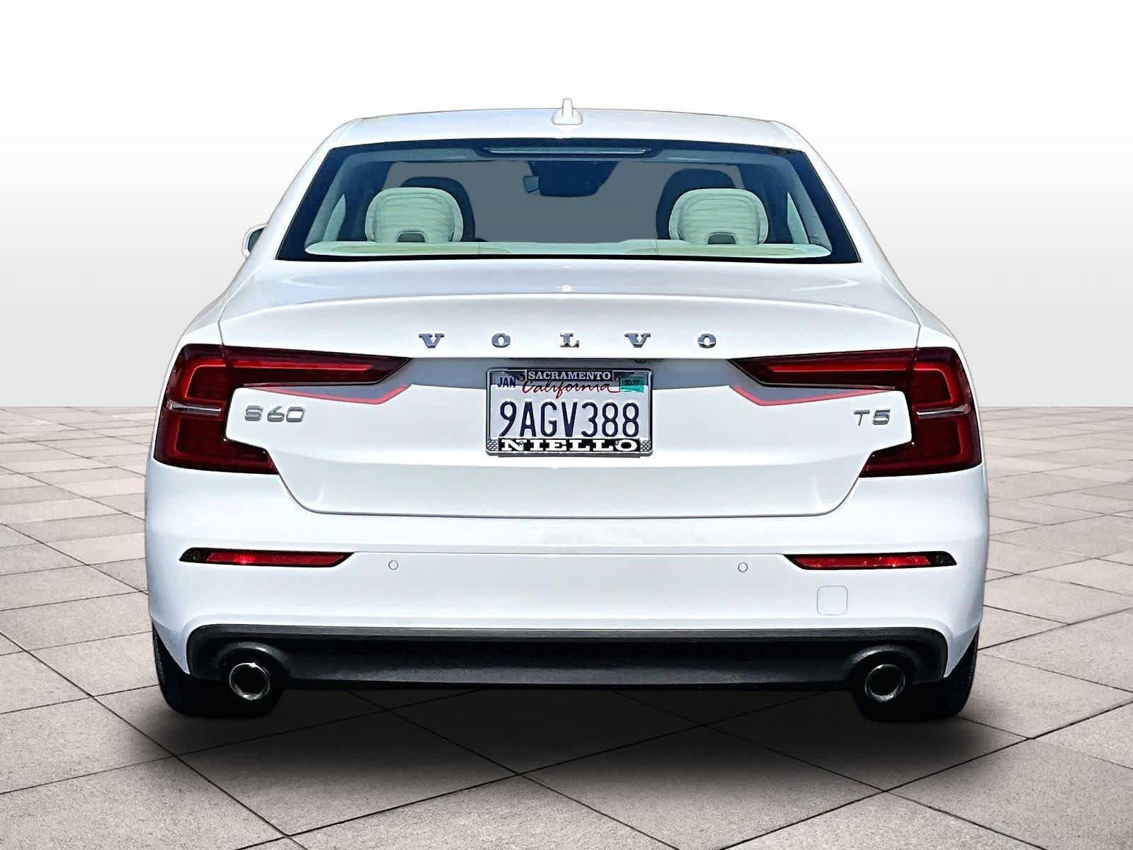 Used 2019 Volvo S60 T5 Momentum w/ Premium Package FWD image 7