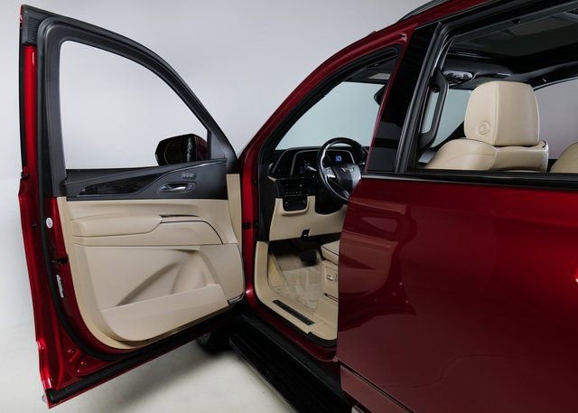 Used 2024 Cadillac Escalade Premium Luxury image 24