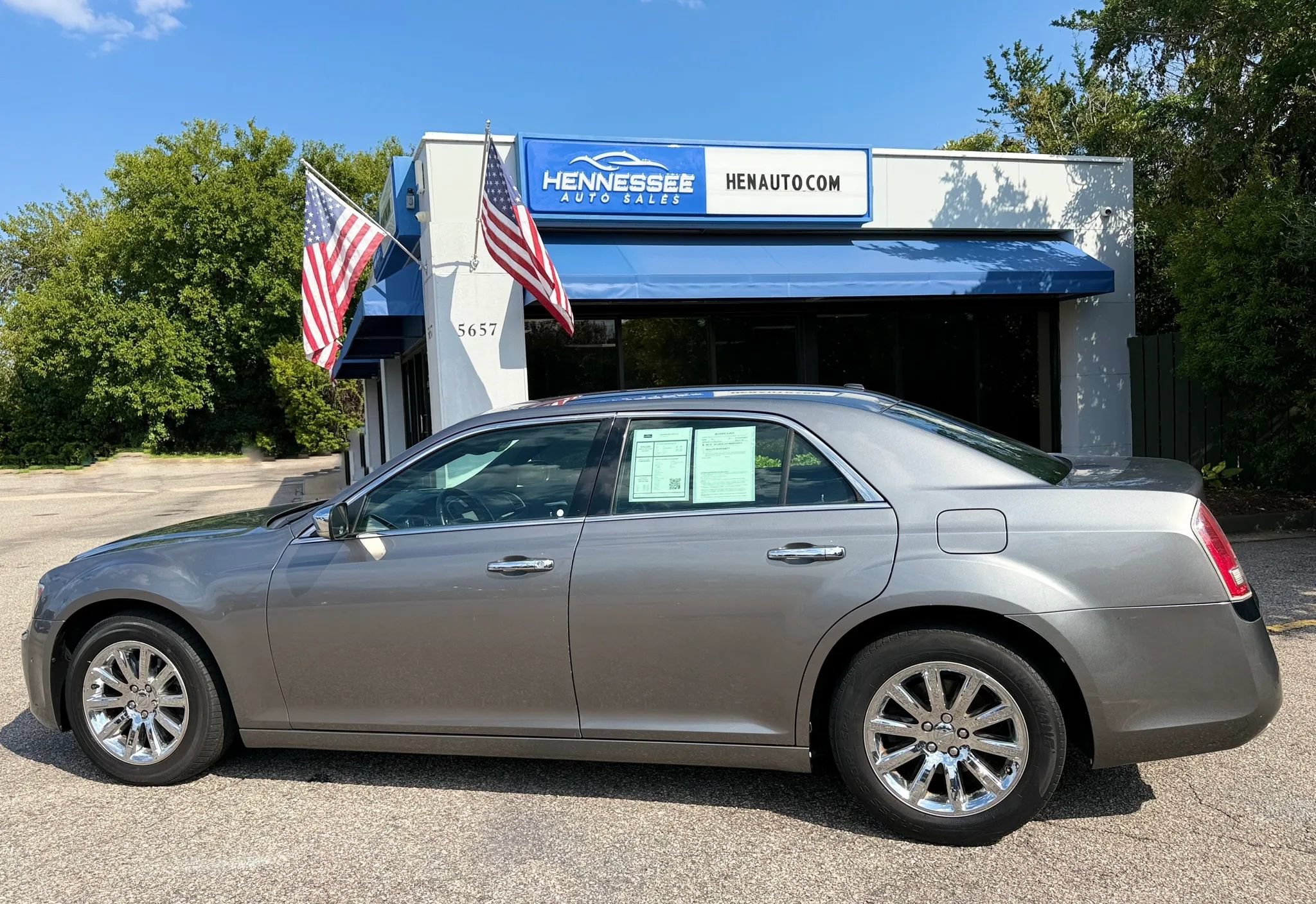 Used 2011 Chrysler 300 Limited RWD image 31