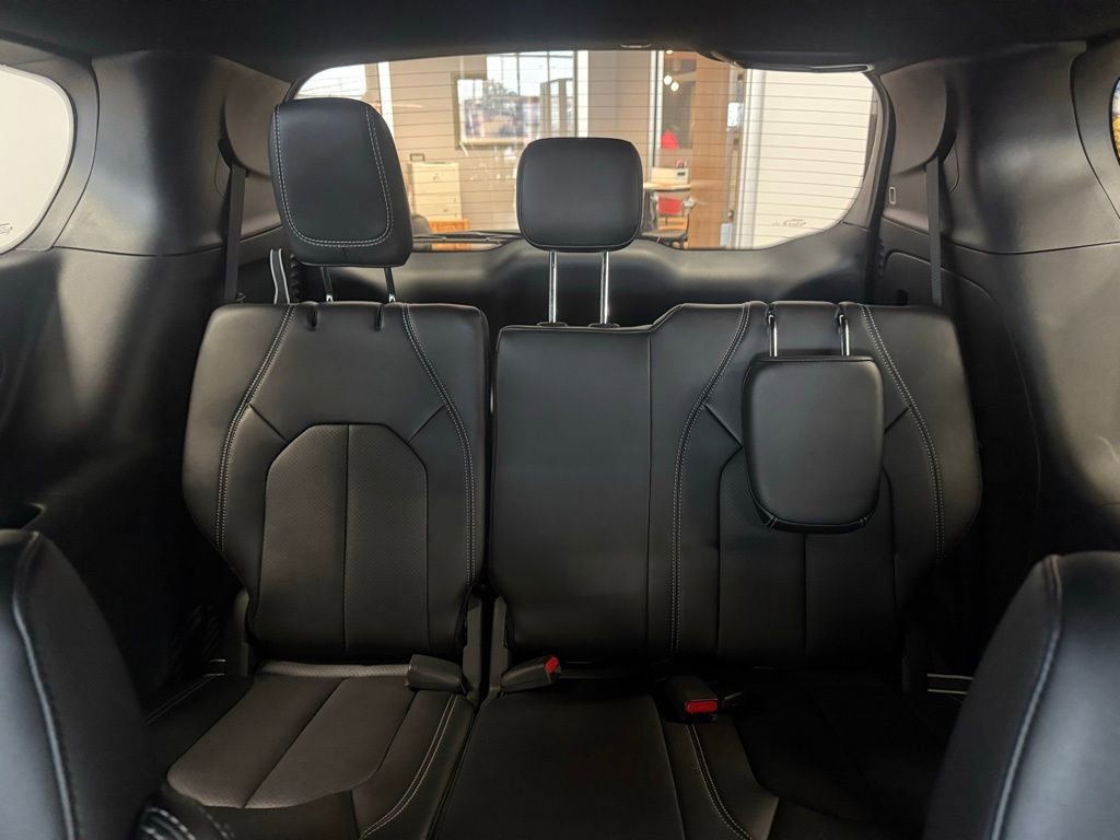 New 2025 Chrysler Pacifica Select image 50