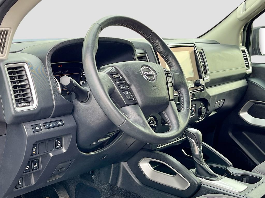 Used 2023 Nissan Frontier SV w/ SV Convenience Package image 9