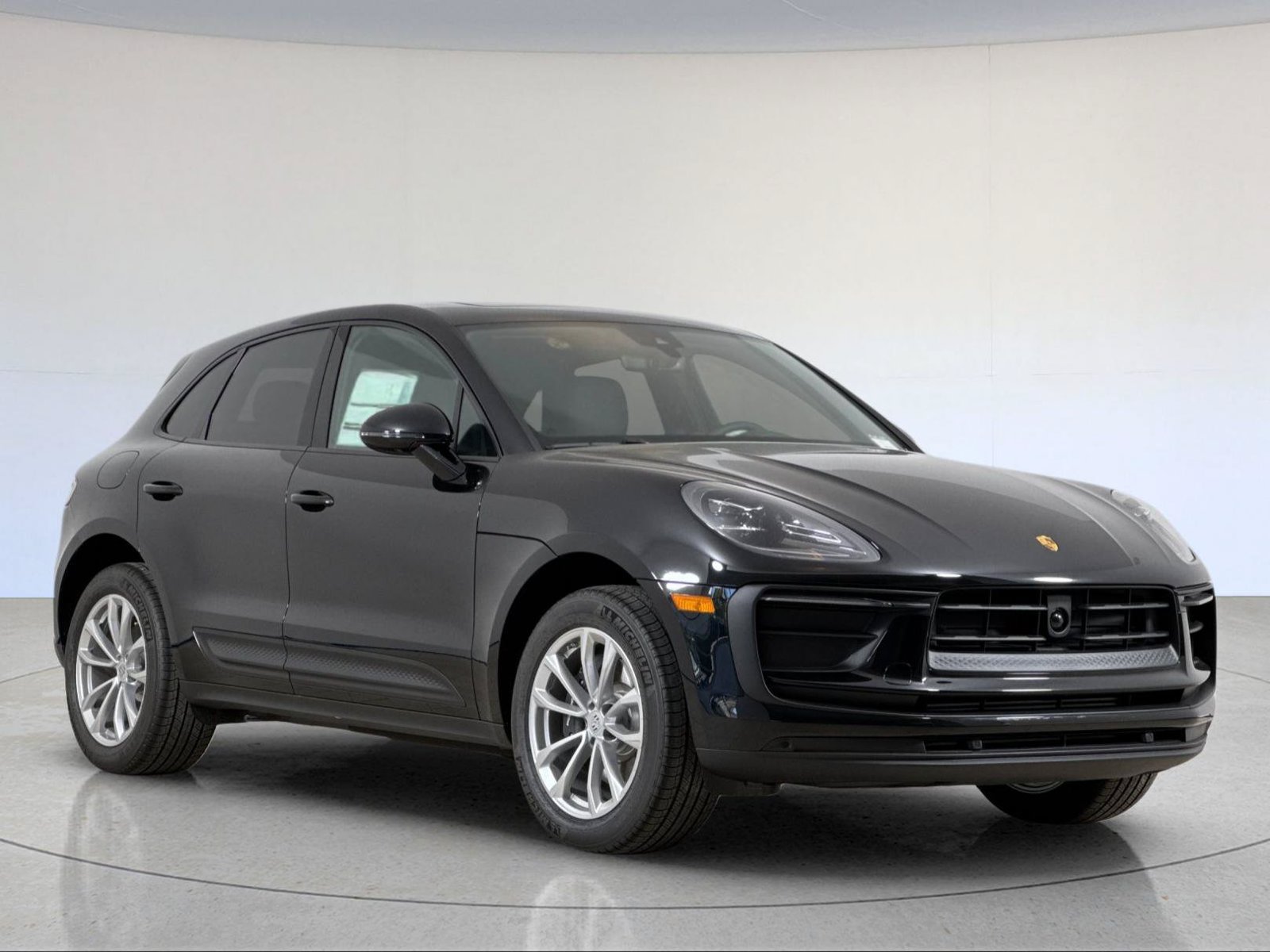 New 2026 Porsche Macan AWD/4WD image 10