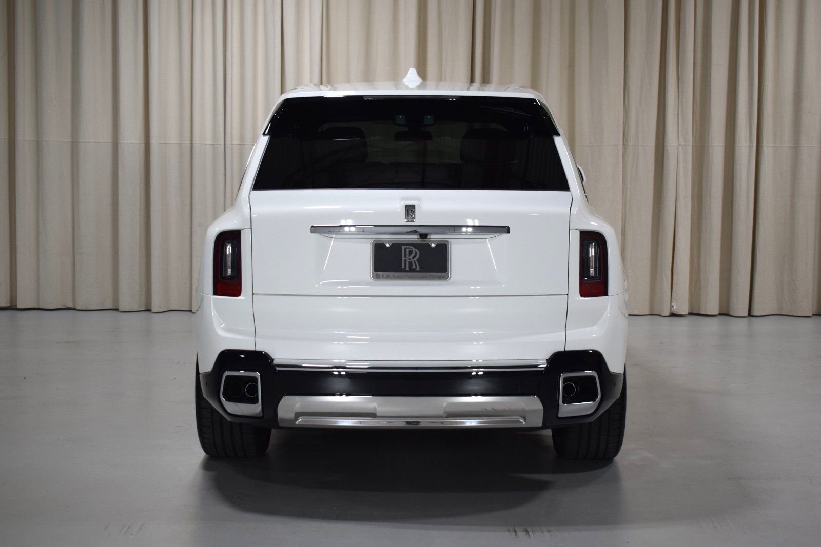 New 2026 Rolls-Royce Cullinan AWD/4WD image 10