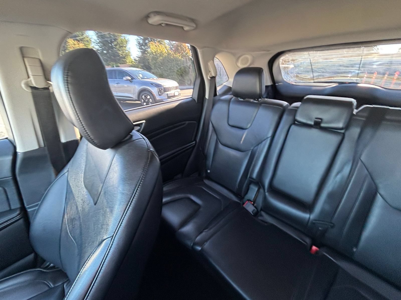 Used 2022 Ford Edge Titanium w/ Equipment Group 301A AWD/4WD image 41