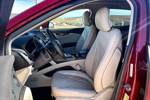 Used 2019 Lincoln Nautilus Reserve image 21