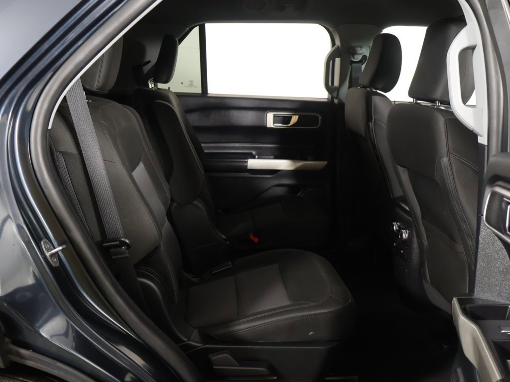 Used 2022 Ford Explorer XLT image 30
