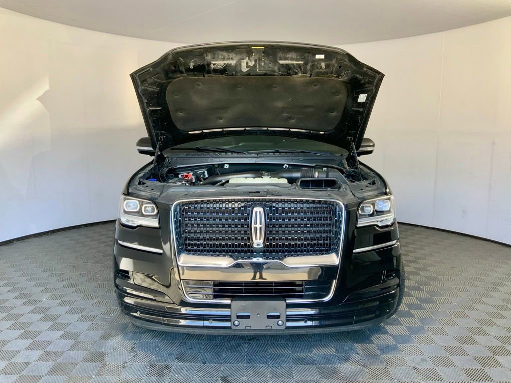 Used 2022 Lincoln Navigator Reserve image 10