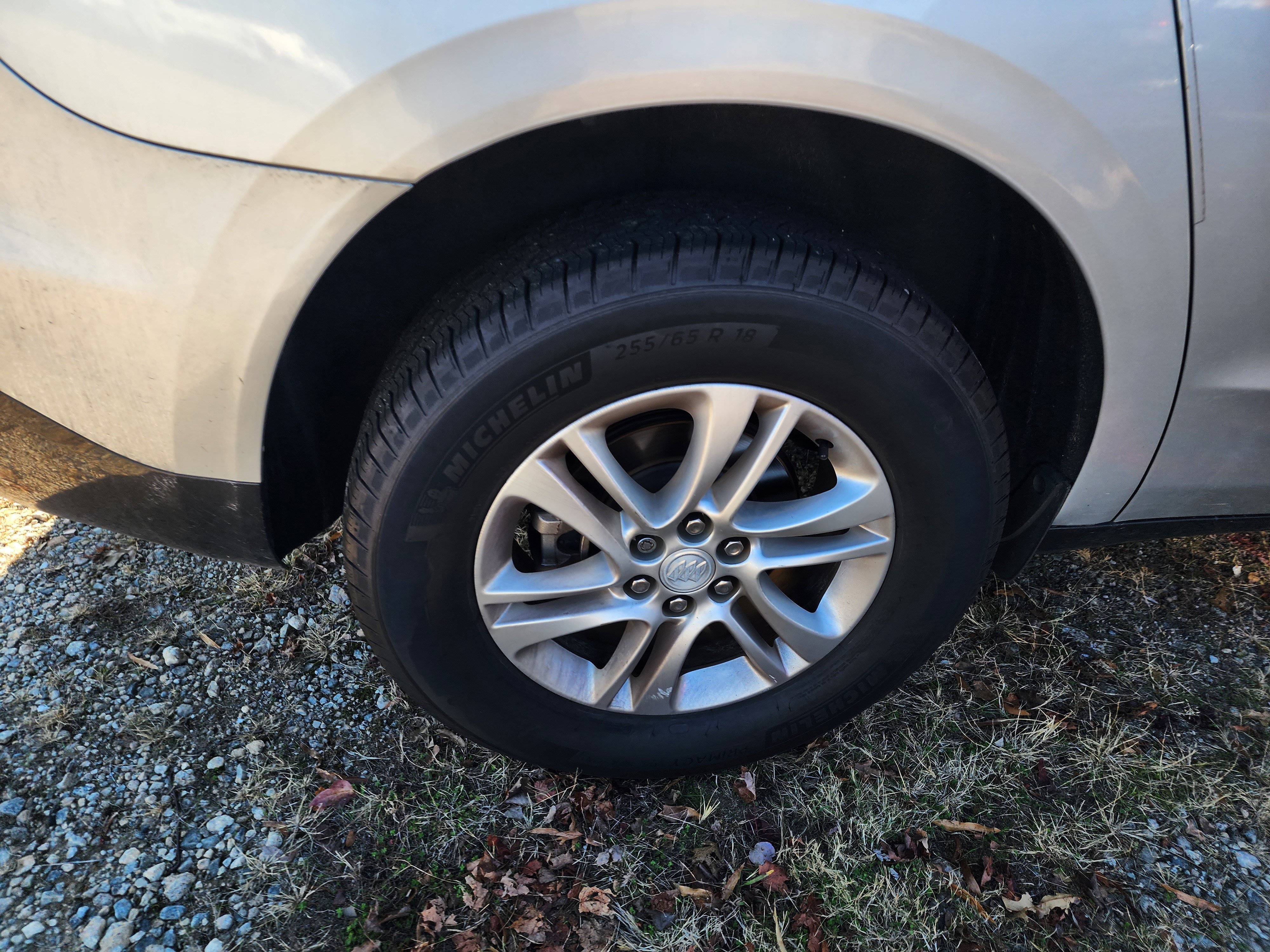 Used 2019 Buick Enclave Essence image 9