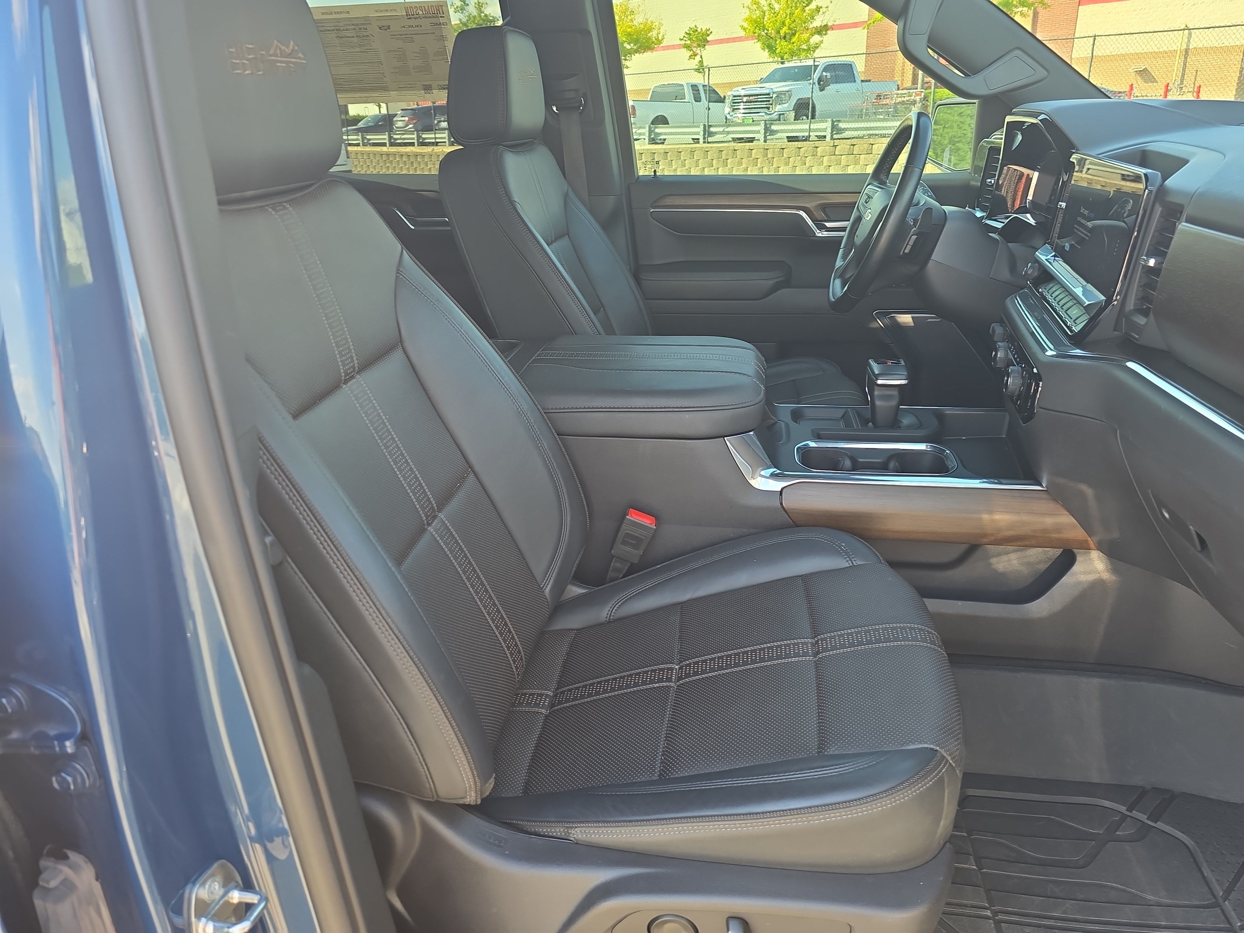 Used 2024 Chevrolet Silverado 1500 High Country w/ High Country Premium Package AWD/4WD image 10