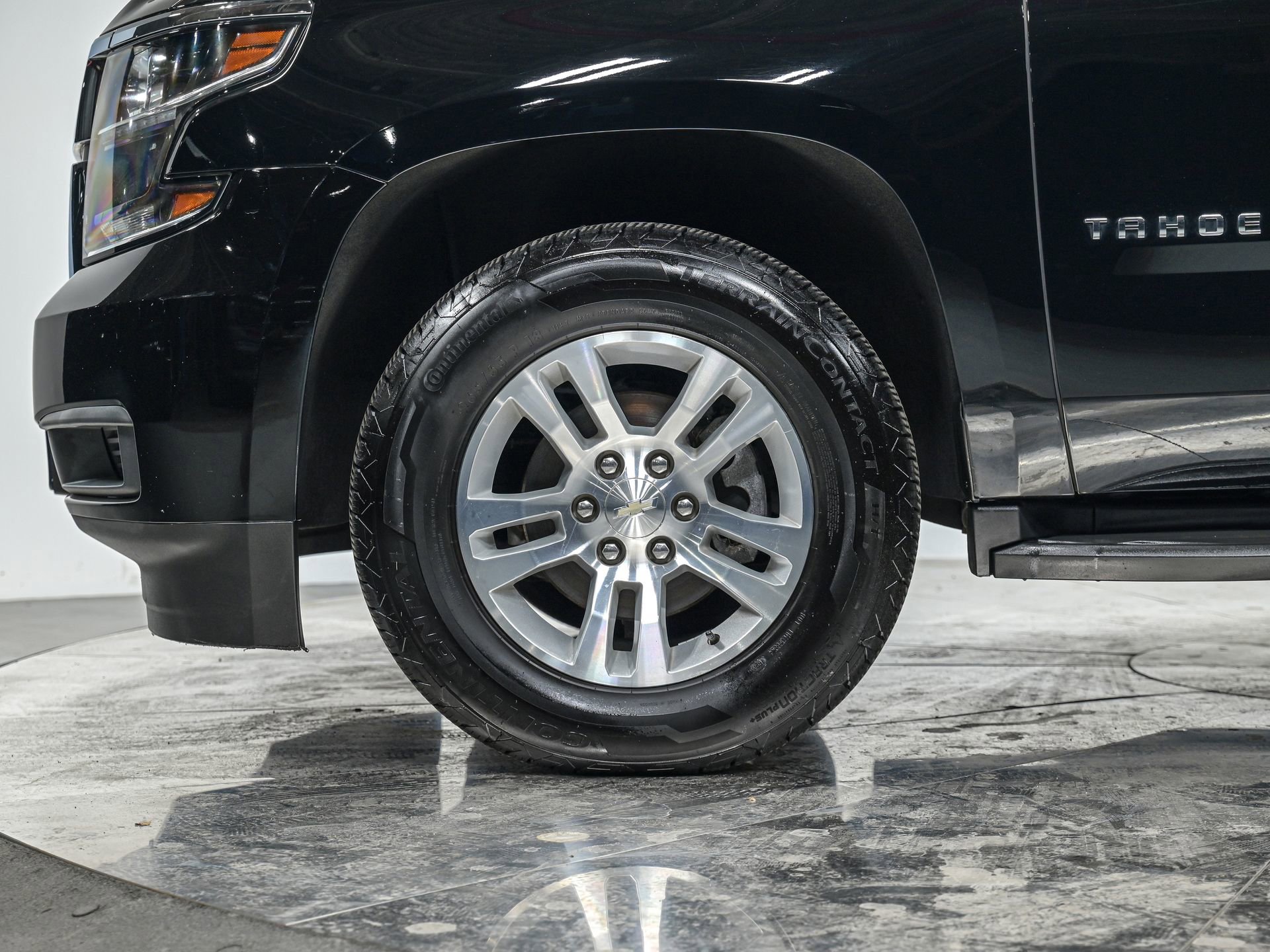 Used 2019 Chevrolet Tahoe LT image 3
