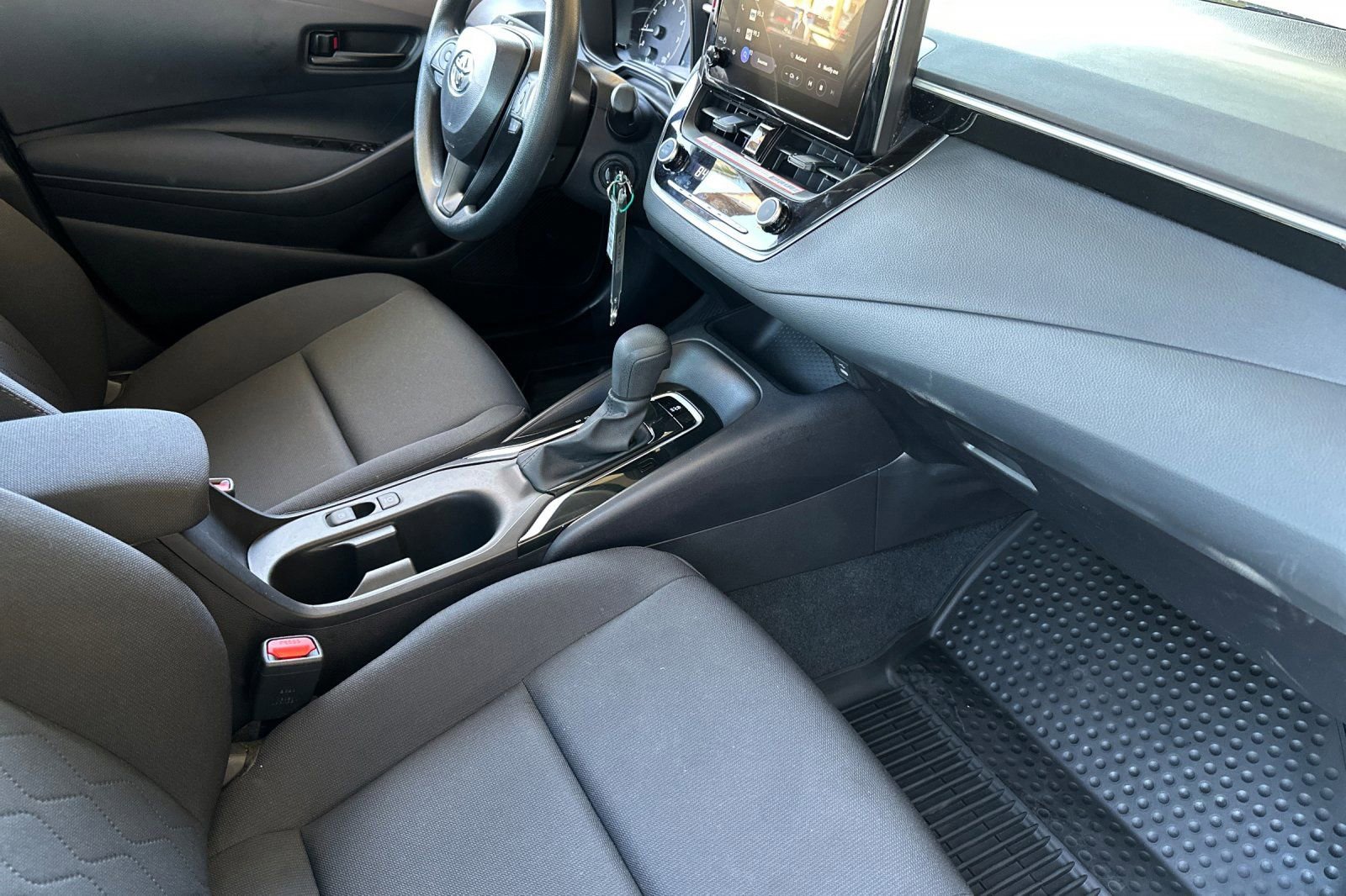 Used 2025 Toyota Corolla LE image 15