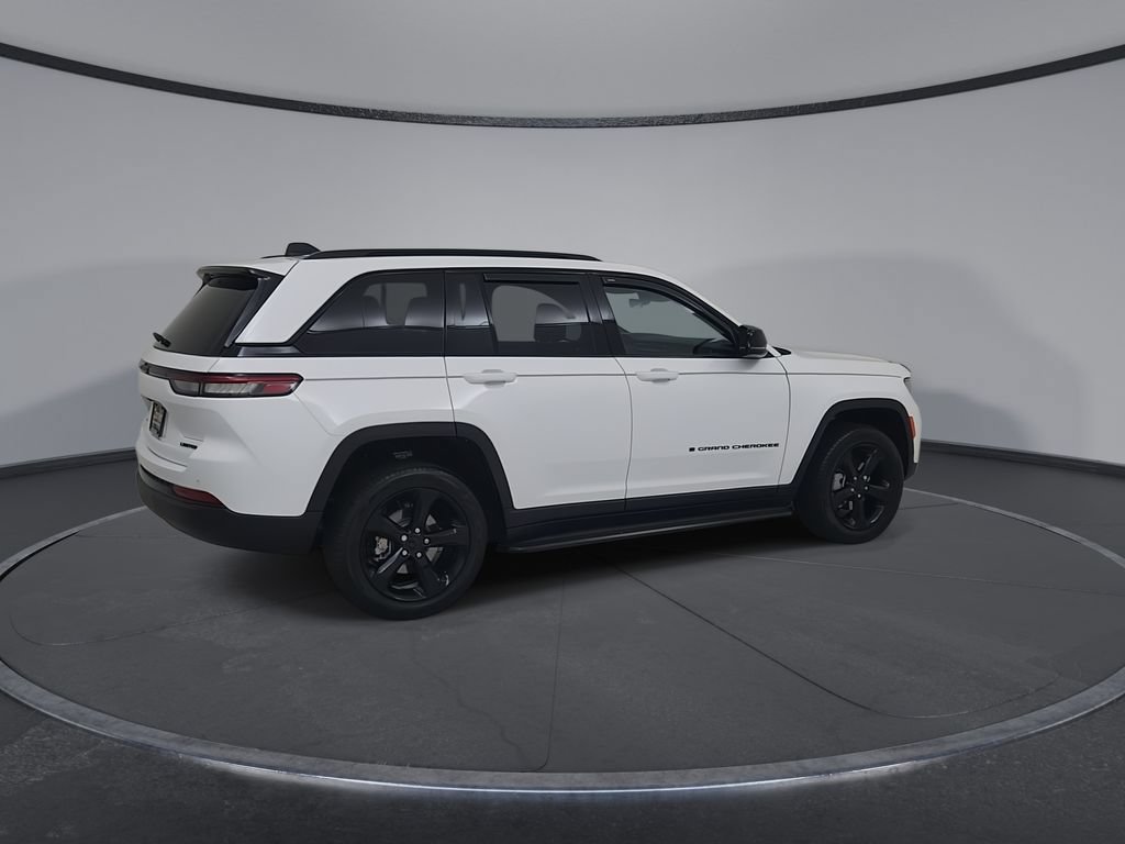 Certified 2025 Jeep Grand Cherokee Limited w/ Black Appearance Package AWD/4WD image 15