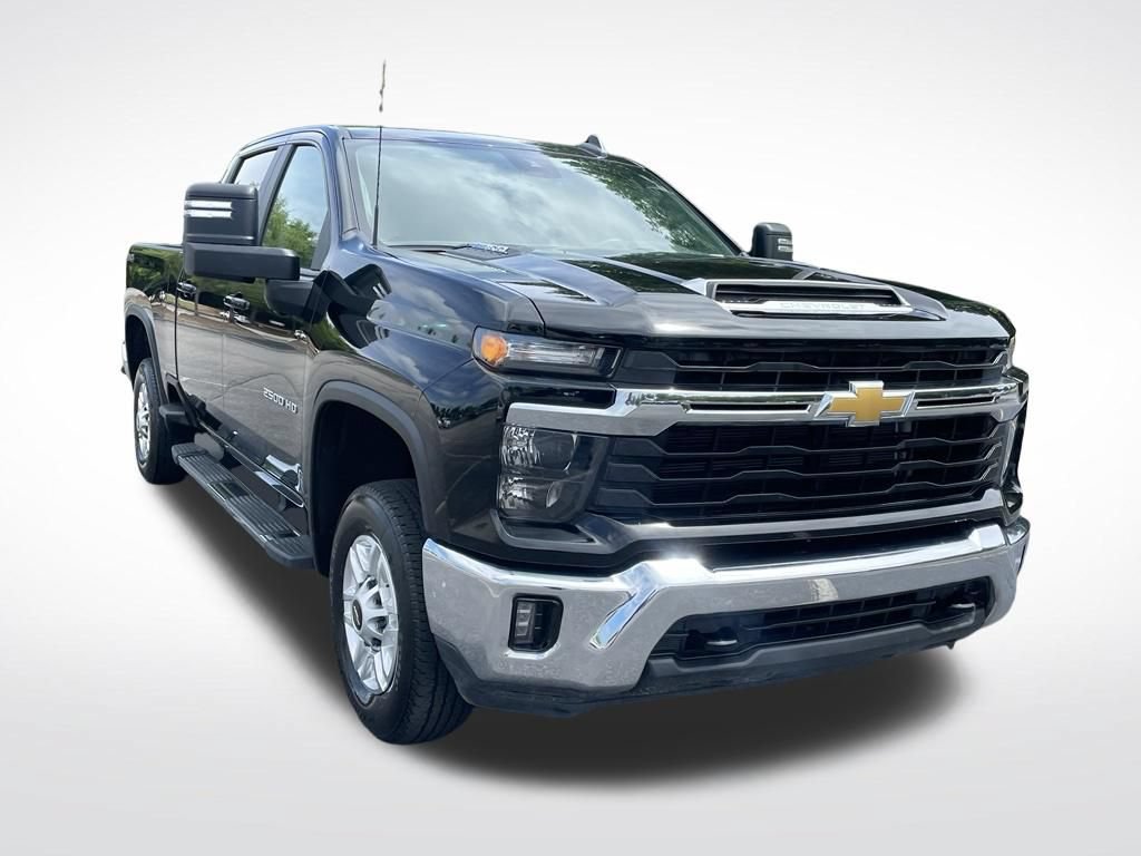 Used 2025 Chevrolet Silverado 2500 LT w/ Convenience Package AWD/4WD image 8