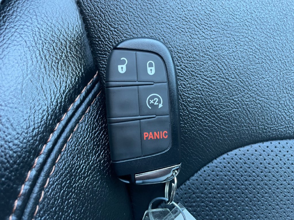 Certified 2023 Jeep Compass Limited w/ Sun and Sound Group AWD/4WD image 26